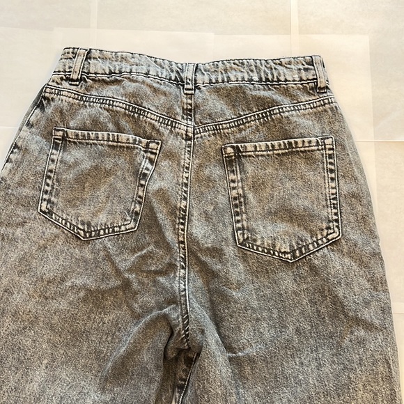Dark wash MOM jeans! - Picture 6 of 6